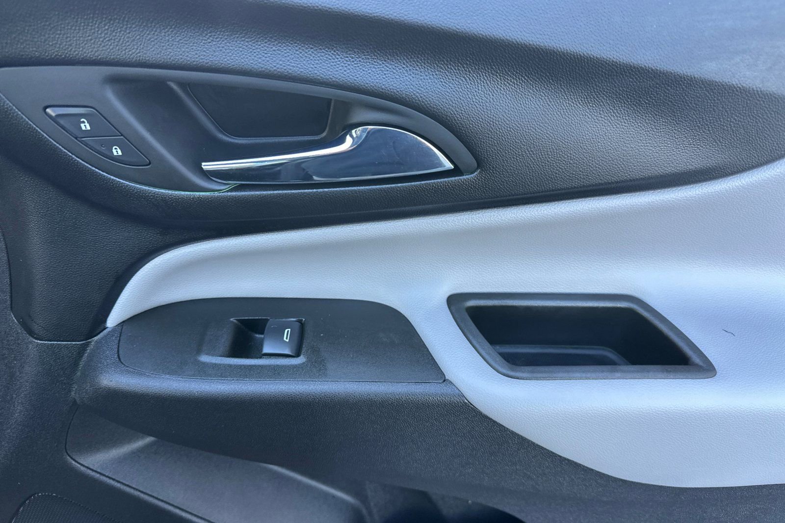 Used 2024 Chevrolet Equinox LS image 22