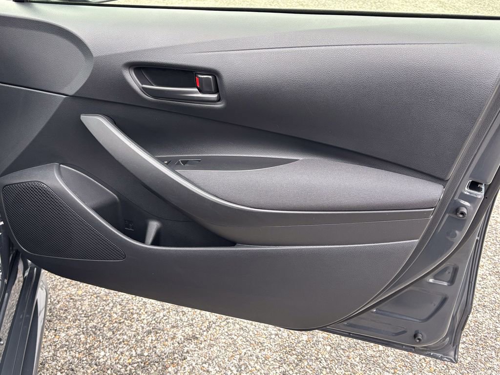 Used 2023 Toyota Corolla LE w/ Carpet Mat Package (TMS) image 32