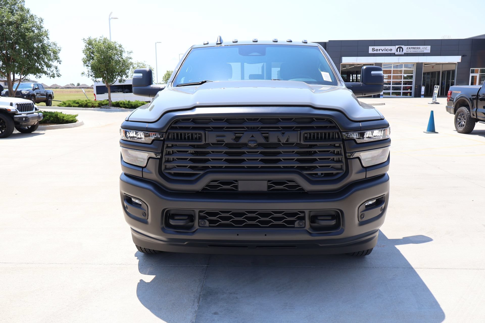 New 2026 RAM 3500 Tradesman AWD/4WD image 9