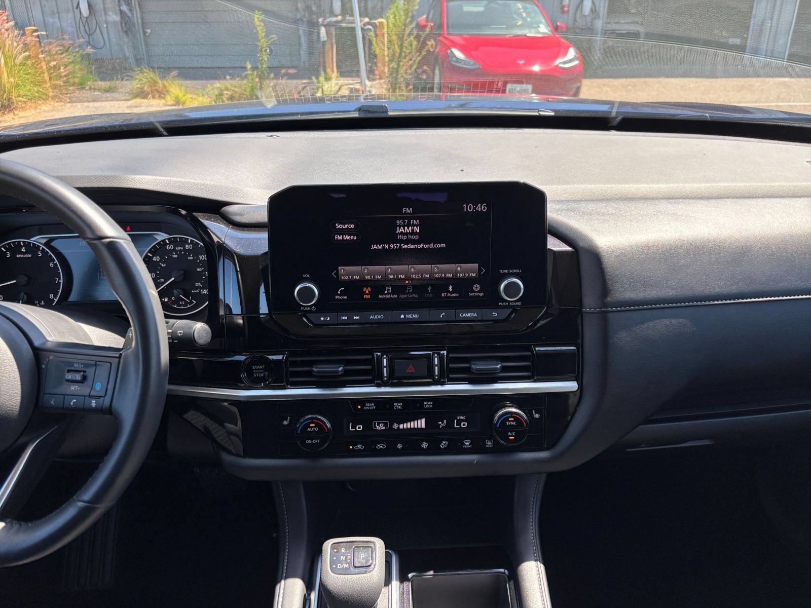 Used 2025 Nissan Pathfinder SV FWD image 16