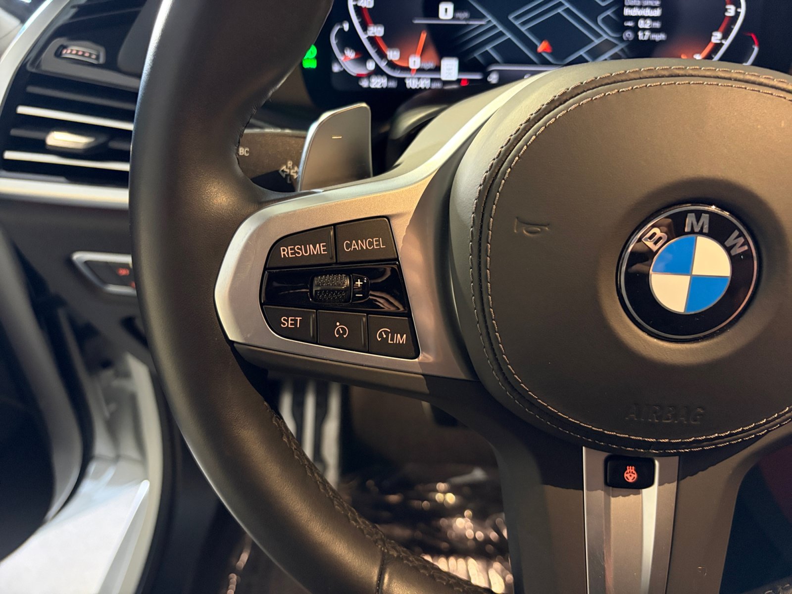 Used 2022 BMW X6 M50i w/ Executive Package AWD/4WD image 37