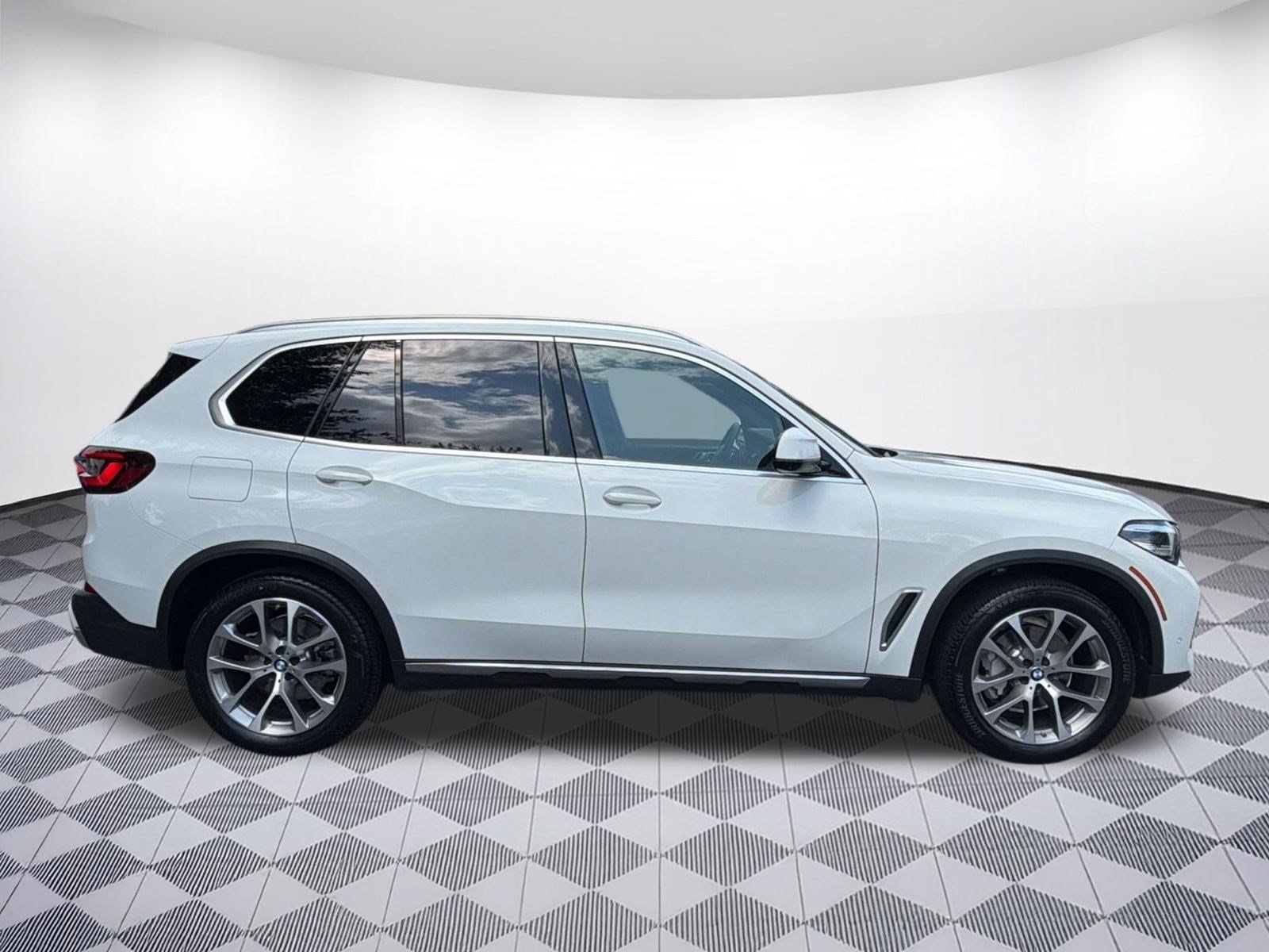 Used 2022 BMW X5 xDrive40i AWD/4WD image 8