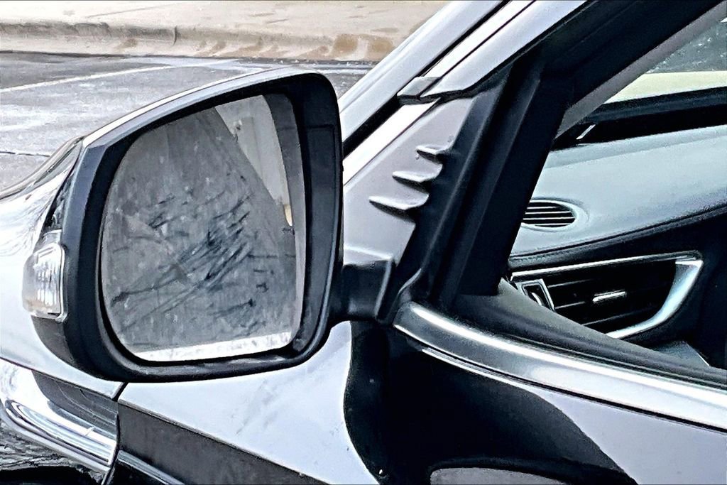 Certified 2019 INFINITI QX50 Luxe w/ Navigation Package FWD image 13