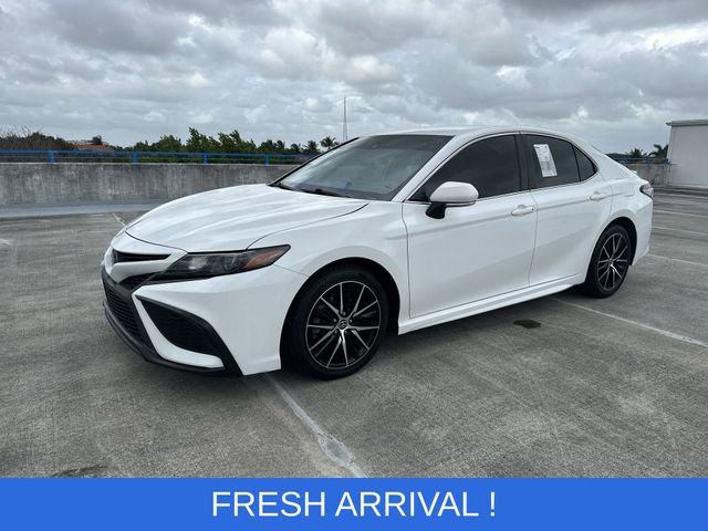 Used 2023 Toyota Camry SE image 18