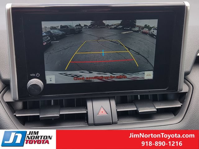 Used 2025 Toyota RAV4 XLE FWD image 19