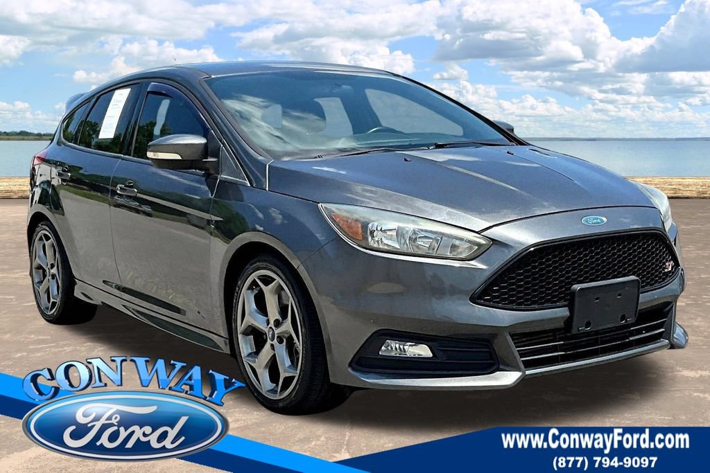 Used 2017 Ford Focus ST FWD image 1