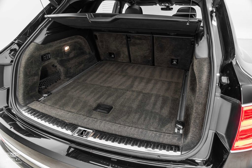 Used 2017 Bentley Bentayga AWD/4WD image 21