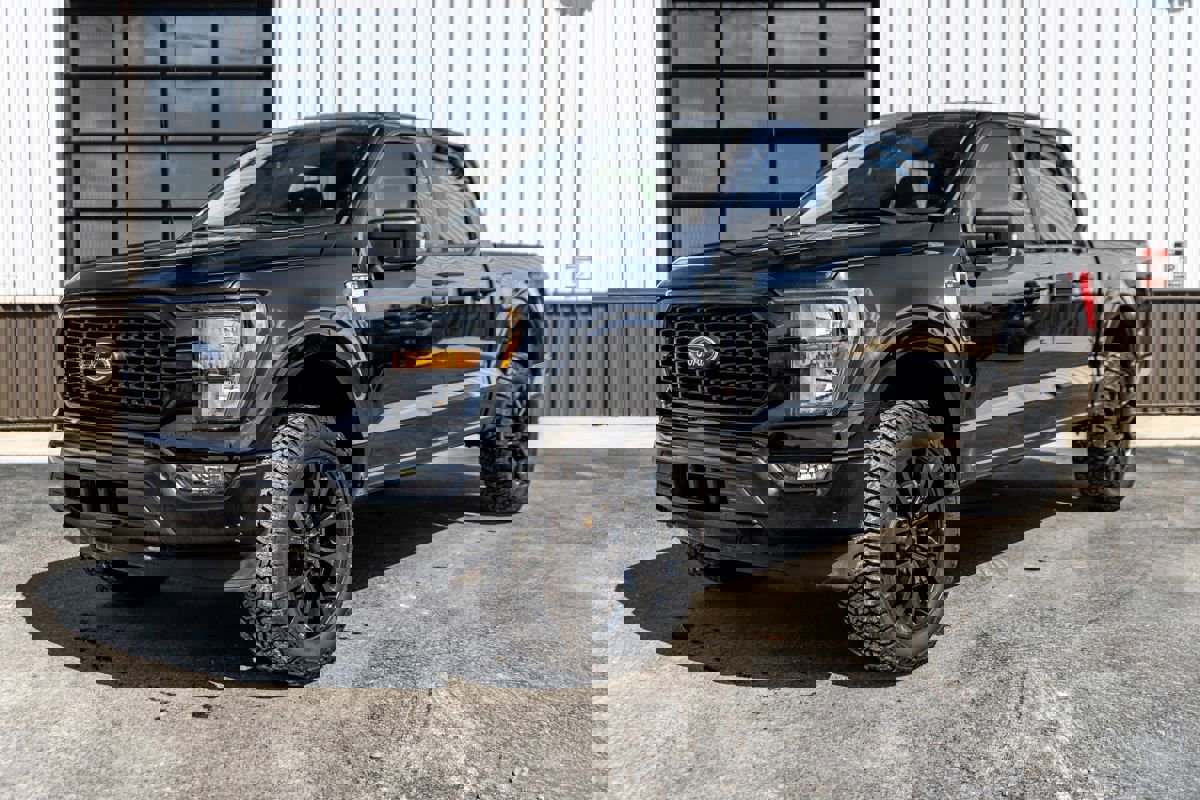 Used 2023 Ford F150 XLT image 1