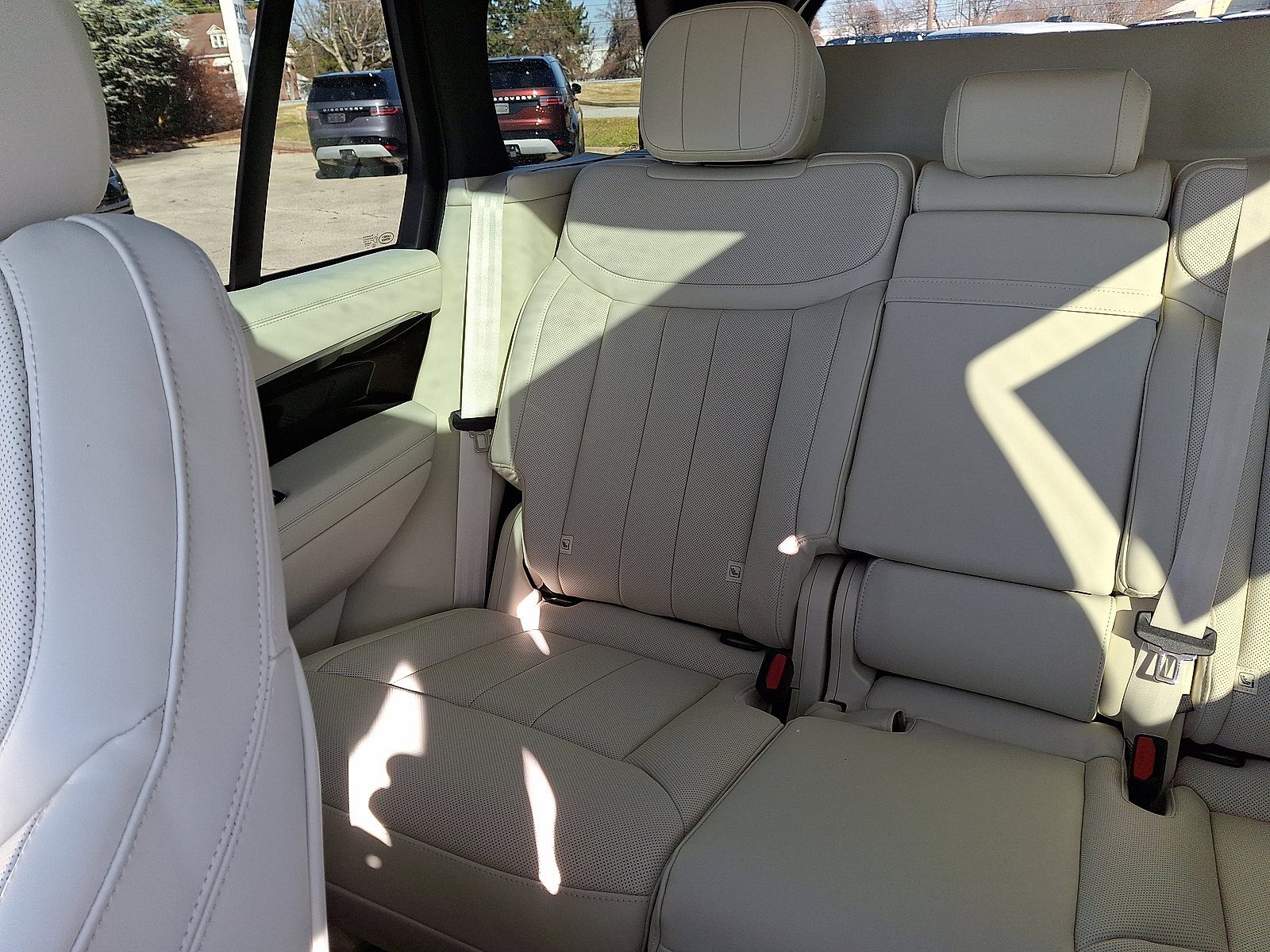 New 2026 Land Rover Range Rover SE image 15