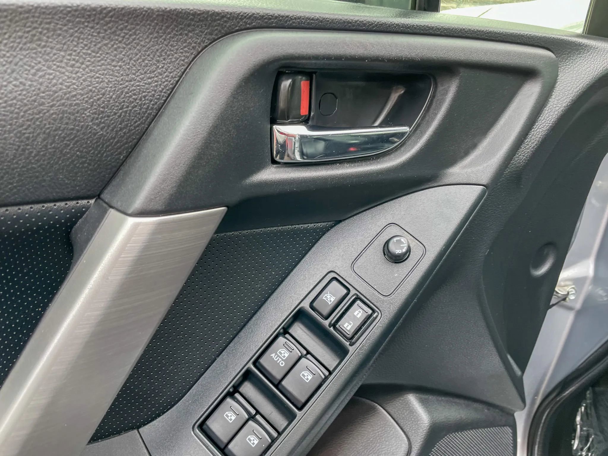 Used 2014 Subaru Forester 2.0XT Touring image 11