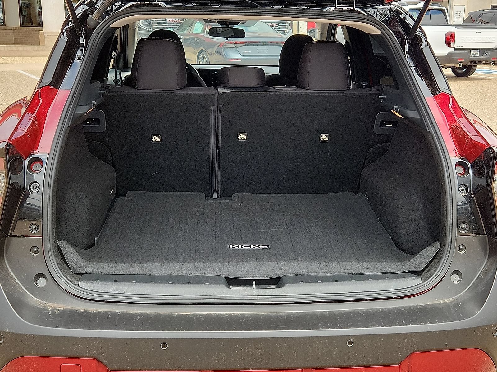 Used 2026 Nissan Kicks SV FWD image 9
