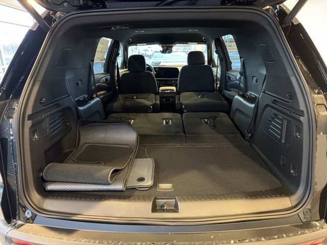 New 2026 Chevrolet Traverse LT w/ Midnight/Sport Edition image 16