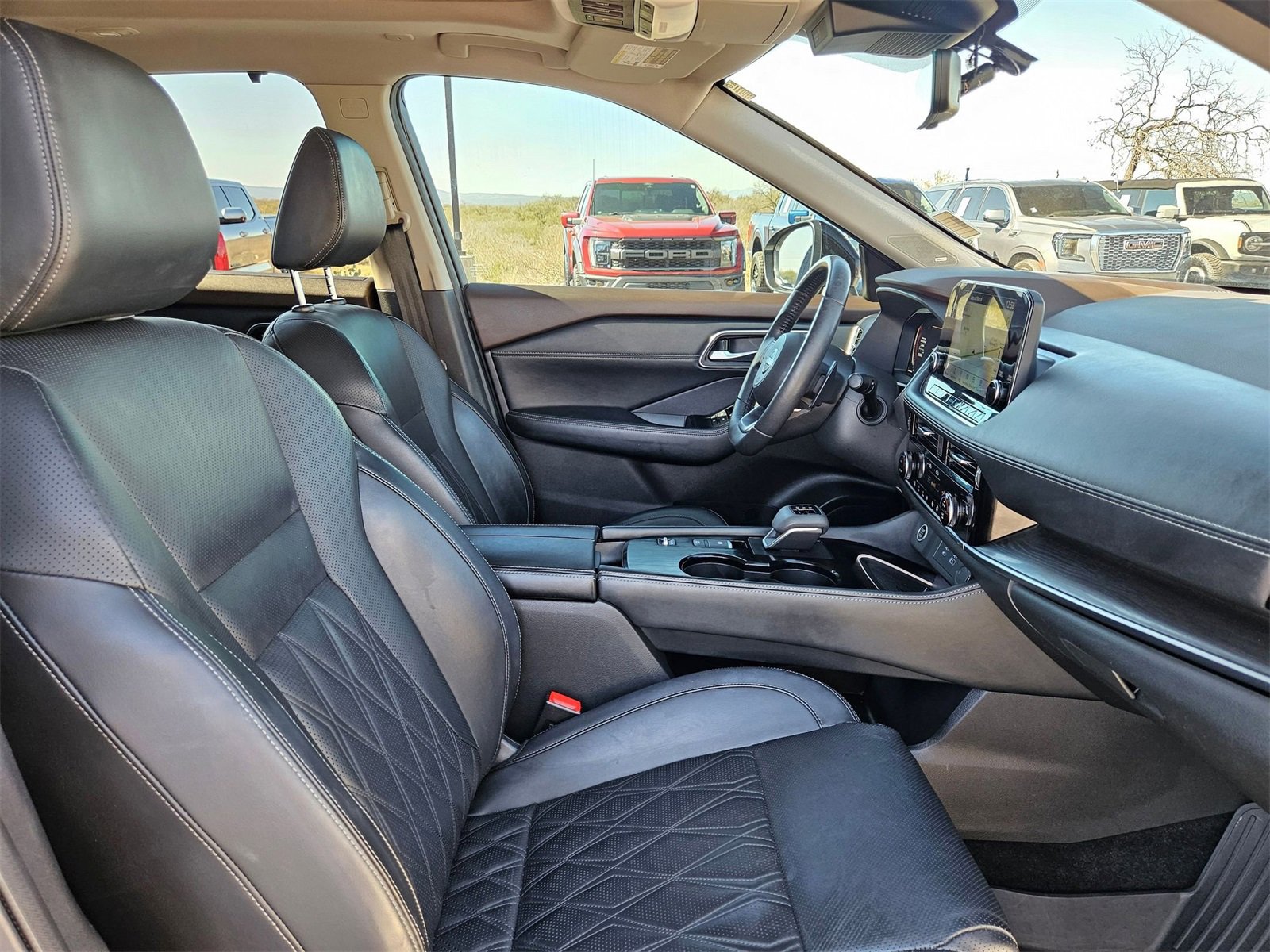 Used 2023 Nissan Rogue Platinum w/ Platinum Premium Package image 24