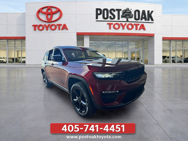 Used 2025 Jeep Grand Cherokee Limited w/ Black Appearance Package AWD/4WD image 5