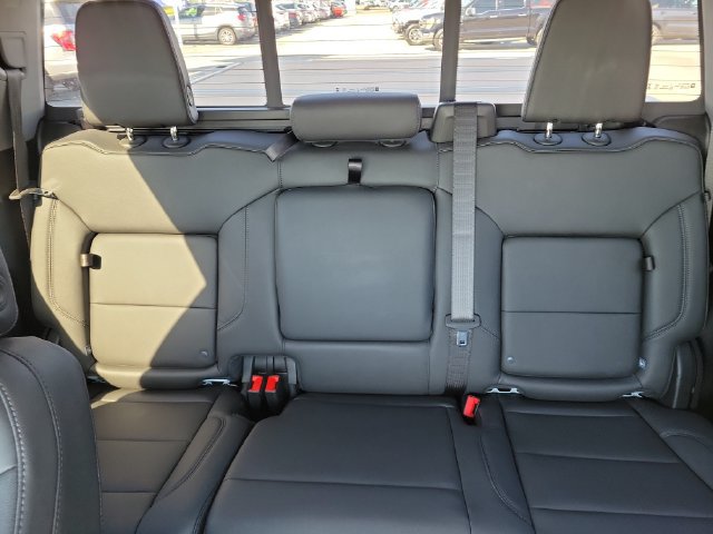 Used 2026 Chevrolet Silverado 1500 LT Trail Boss w/ Safety Package AWD/4WD image 19