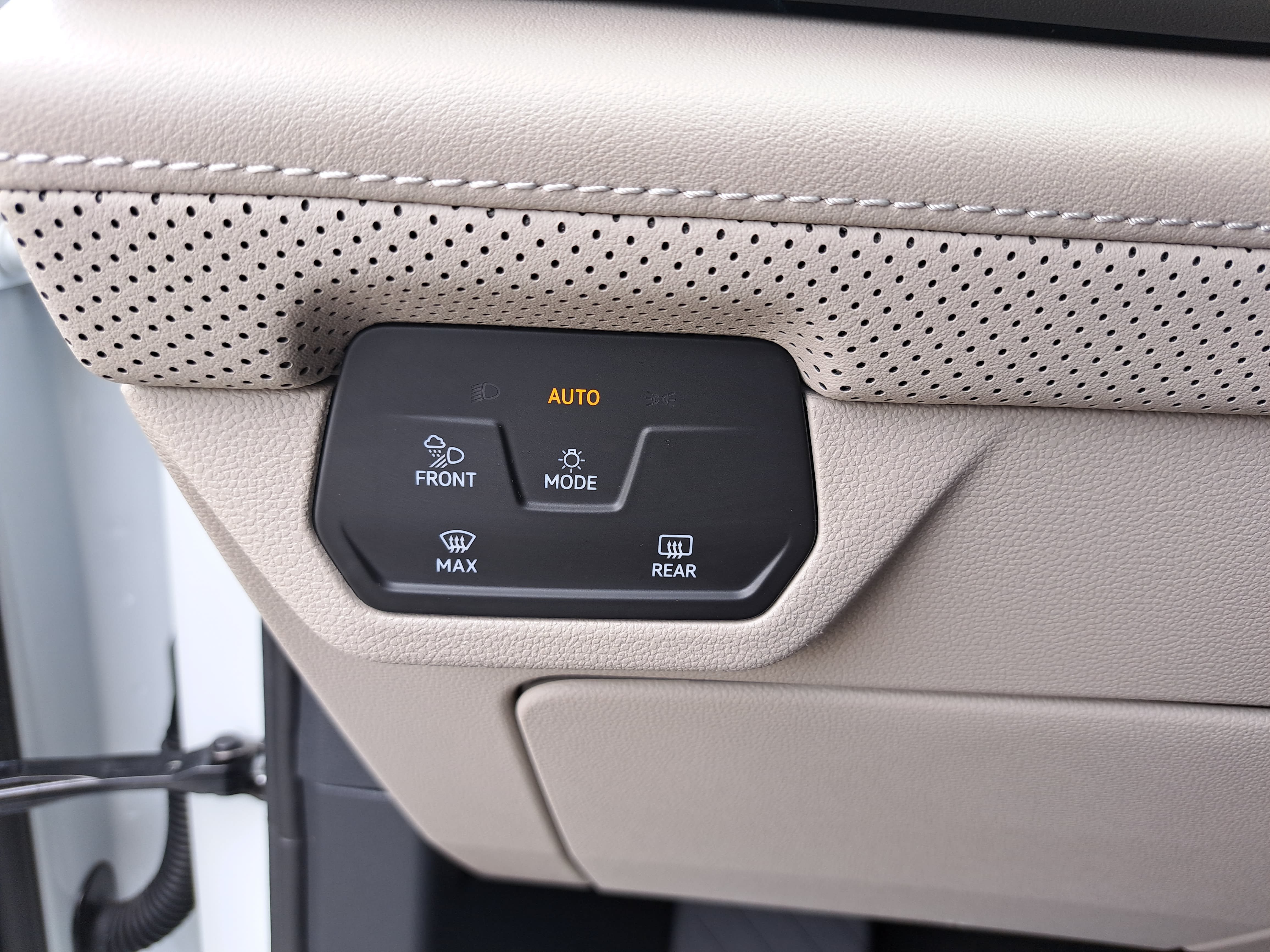 Certified 2025 Volkswagen Atlas SE AWD/4WD image 25