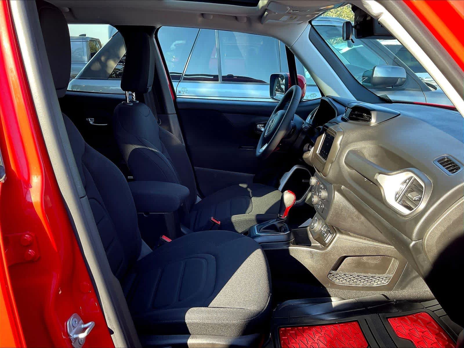 Used 2021 Jeep Renegade Latitude w/ Sun & Sound Group AWD/4WD image 10