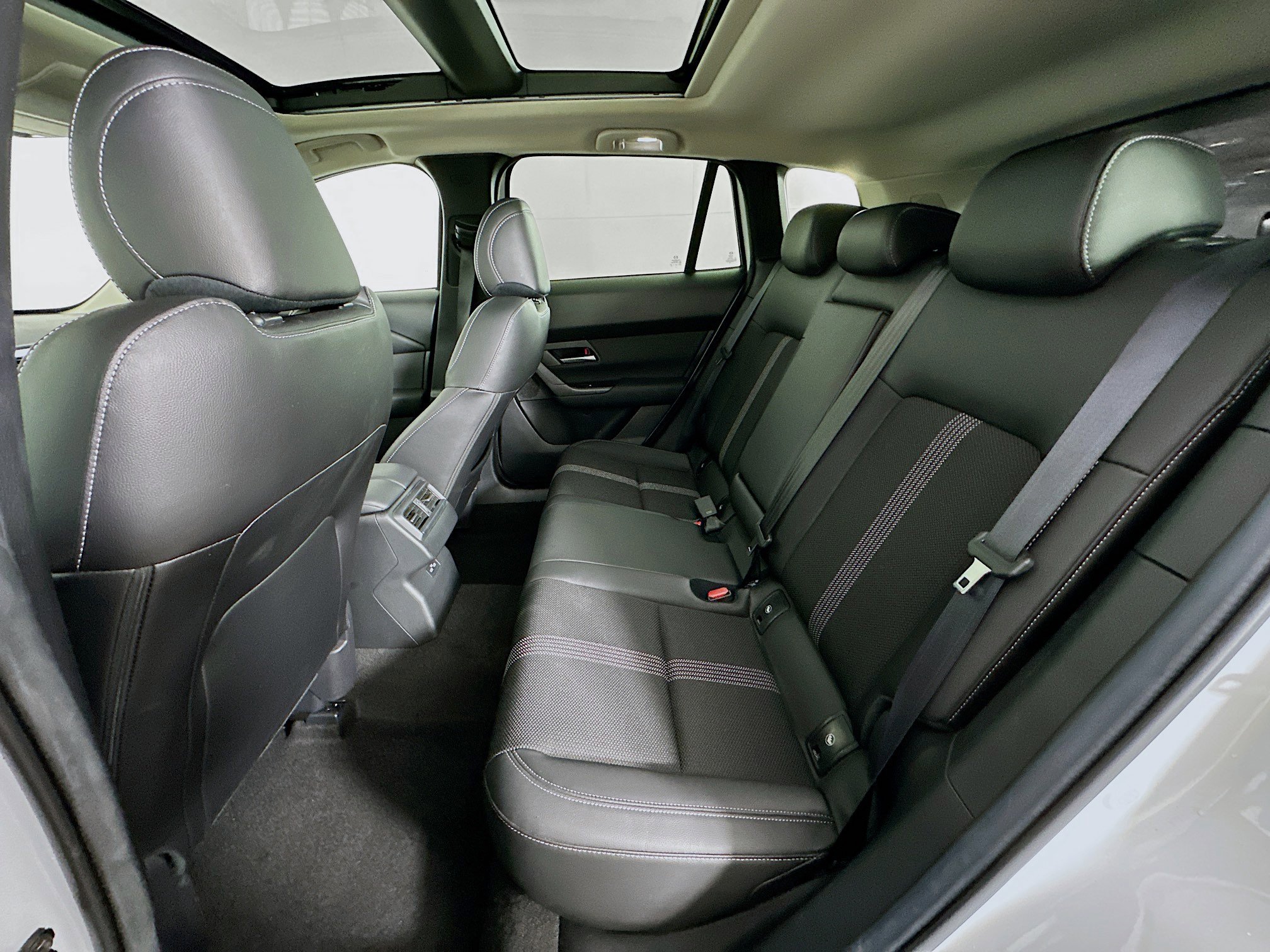 Used 2025 MAZDA CX-50 AWD 2.5 S w/ Premium Package image 28