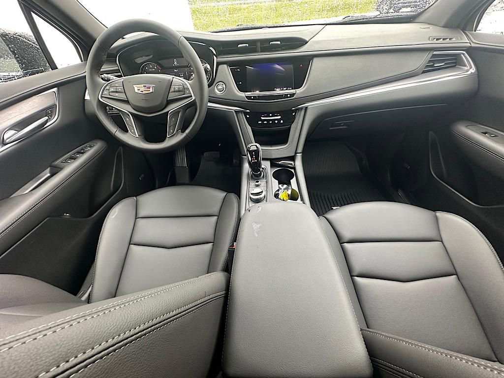 New 2025 Cadillac XT5 Luxury w/ LPO, Floor Liner Package image 15