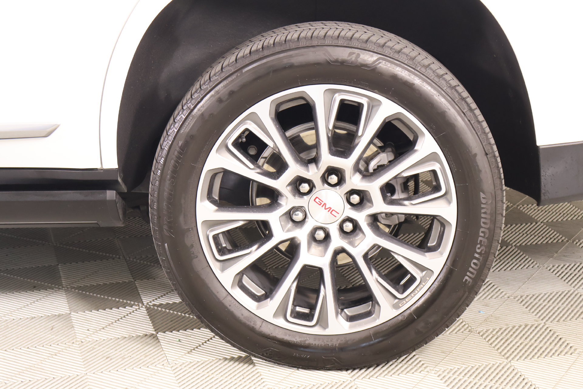 Used 2026 GMC Yukon Denali w/ Sun & Power Step Package AWD/4WD image 21