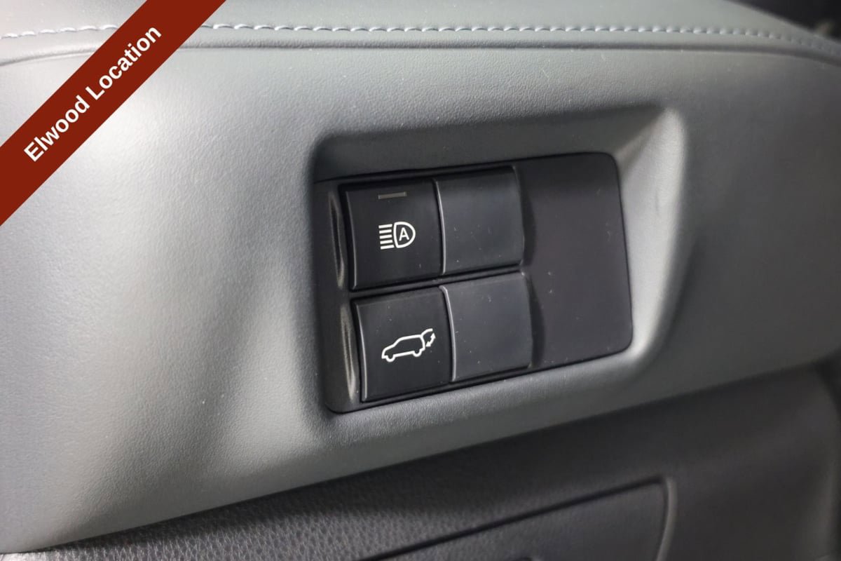 Used 2022 Toyota Highlander XLE AWD/4WD image 27