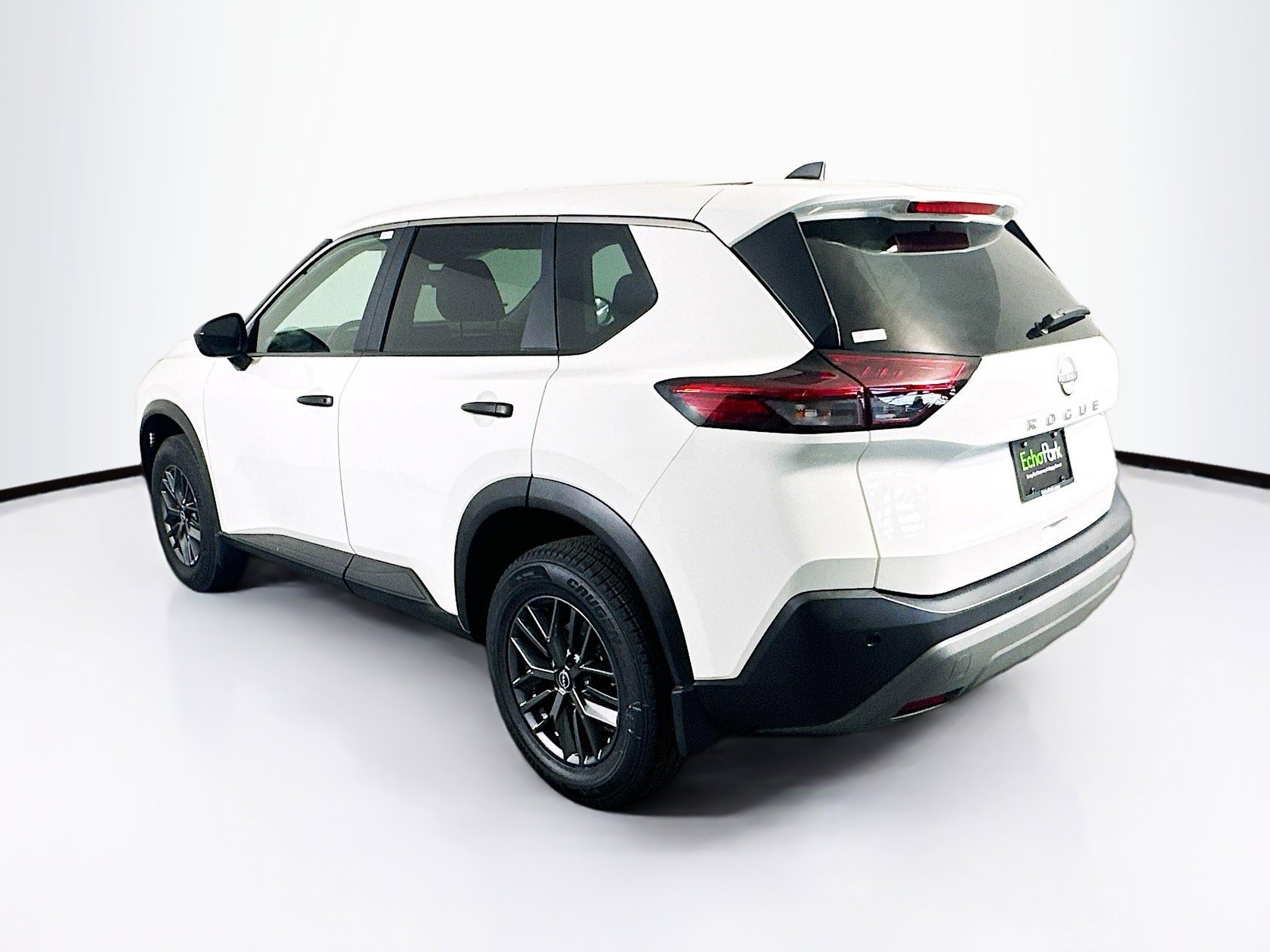 Used 2023 Nissan Rogue S image 5