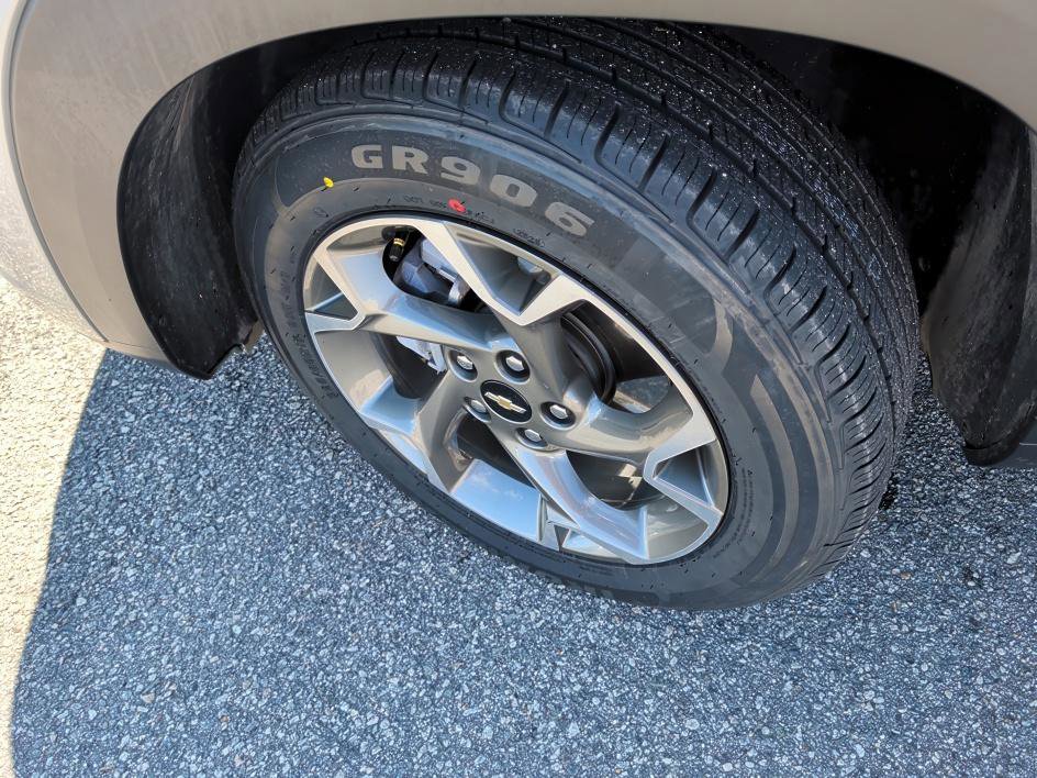 Used 2025 Chevrolet Trax LT image 7