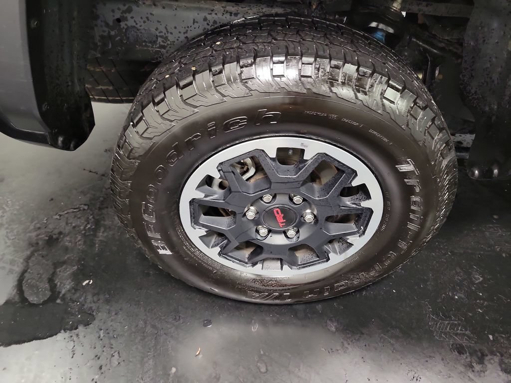 Used 2025 Toyota Tacoma TRD Off-Road AWD/4WD image 11