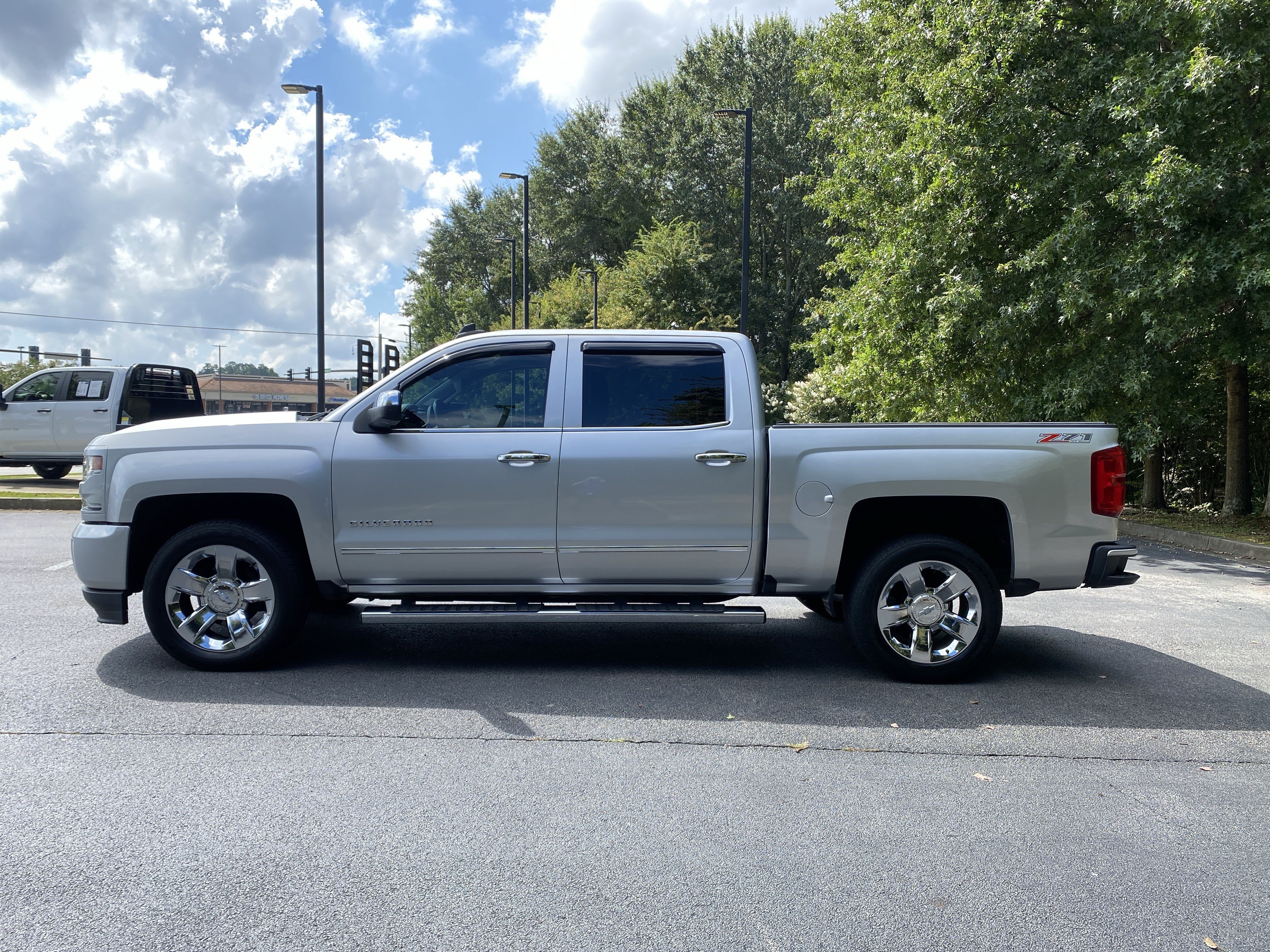 Used 2017 Chevrolet Silverado 1500 LTZ Z71 w/ LTZ Plus Package AWD/4WD image 6