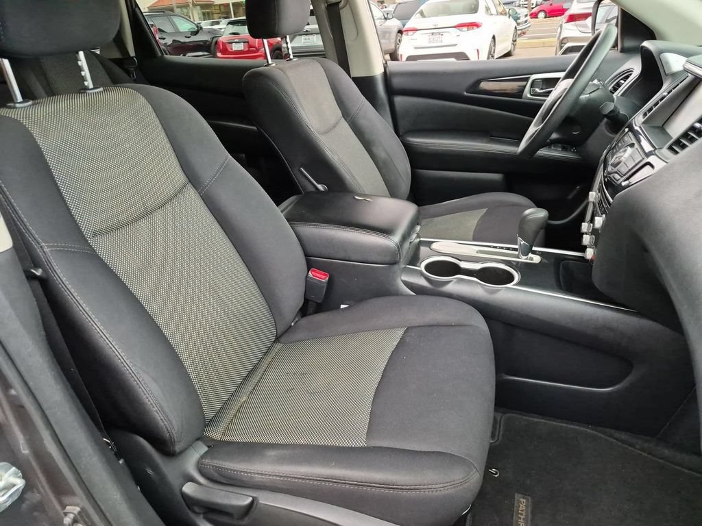 Used 2019 Nissan Pathfinder S FWD image 27