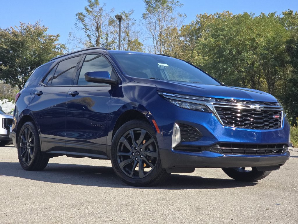 Used 2023 Chevrolet Equinox RS FWD image 2