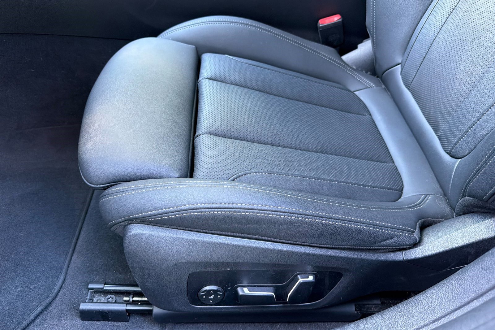 Certified 2025 BMW i4 eDrive40 RWD image 14