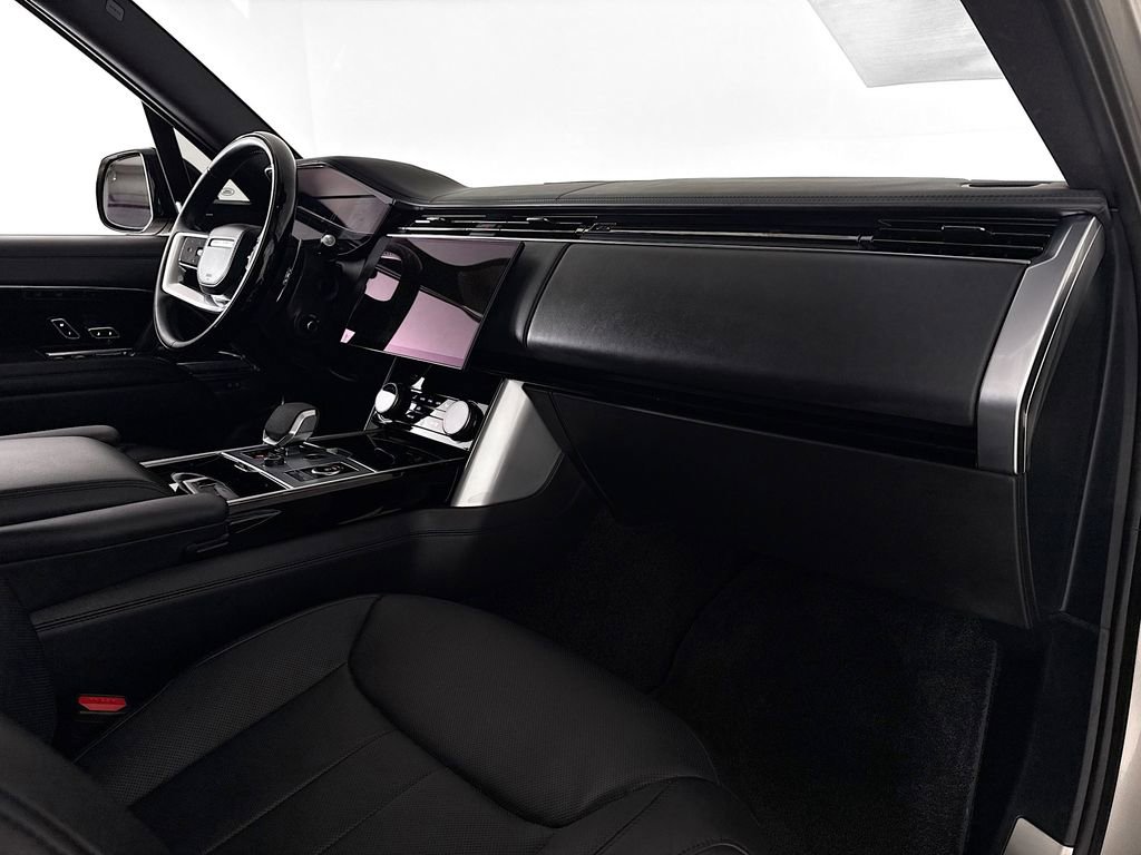 Used 2023 Land Rover Range Rover SE image 13