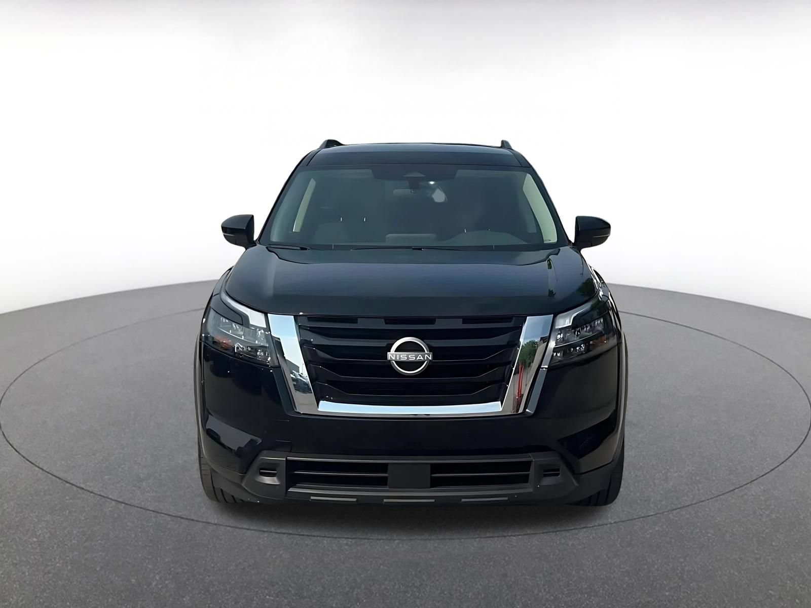 Used 2025 Nissan Pathfinder SV FWD image 4