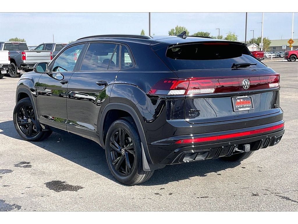 Used 2025 Volkswagen Atlas Cross Sport SEL R-Line AWD/4WD image 13