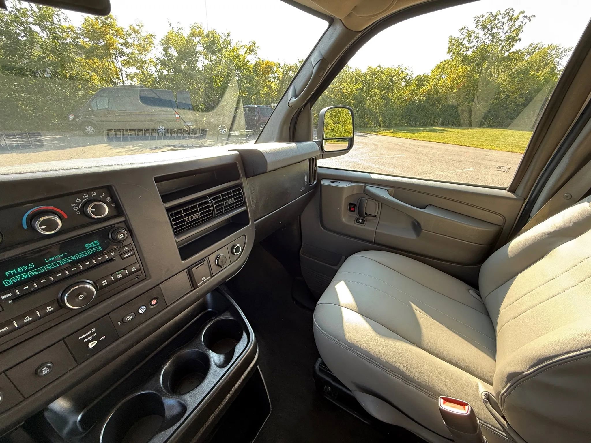 Used 2015 GMC Savana 3500 LT w/ LT Preferred Equipment Group image 22