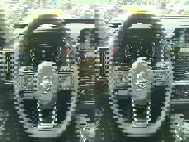 New 2025 Nissan Pathfinder Platinum image 8