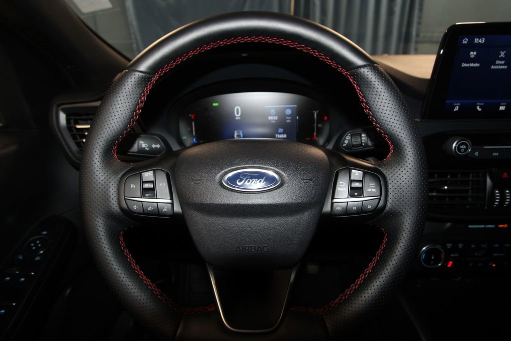 Used 2025 Ford Escape ST-Line Select AWD/4WD image 11