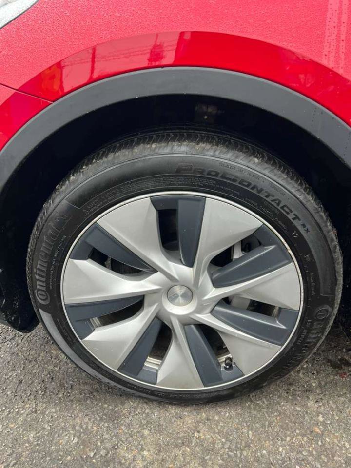 Used 2020 Tesla Model Y Long Range image 18