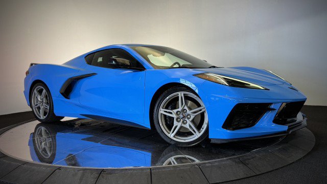 Used 2024 Chevrolet Corvette Stingray Premium Cpe w/ Z51 Performance Package RWD image 2