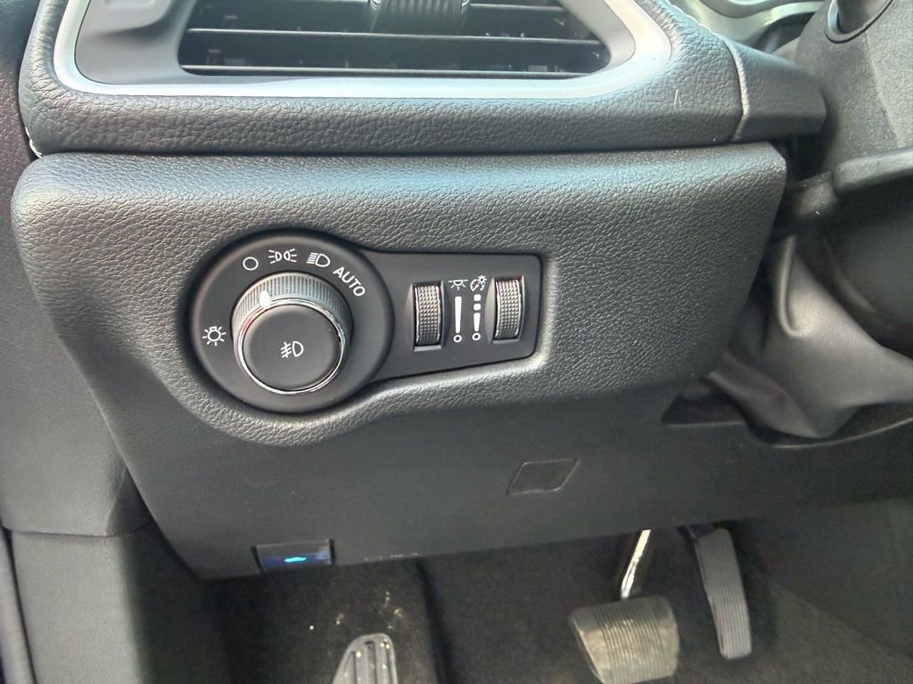 New 2026 Chrysler Pacifica Select FWD image 69