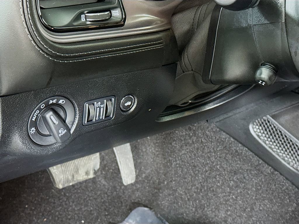 Used 2023 Dodge Challenger R/T w/ Plus Package image 21