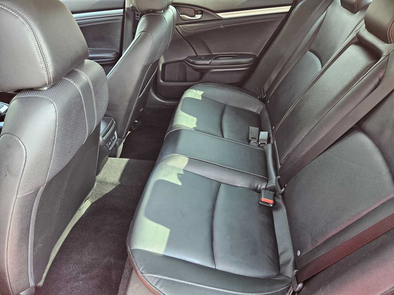 Used 2018 Honda Civic Touring image 30