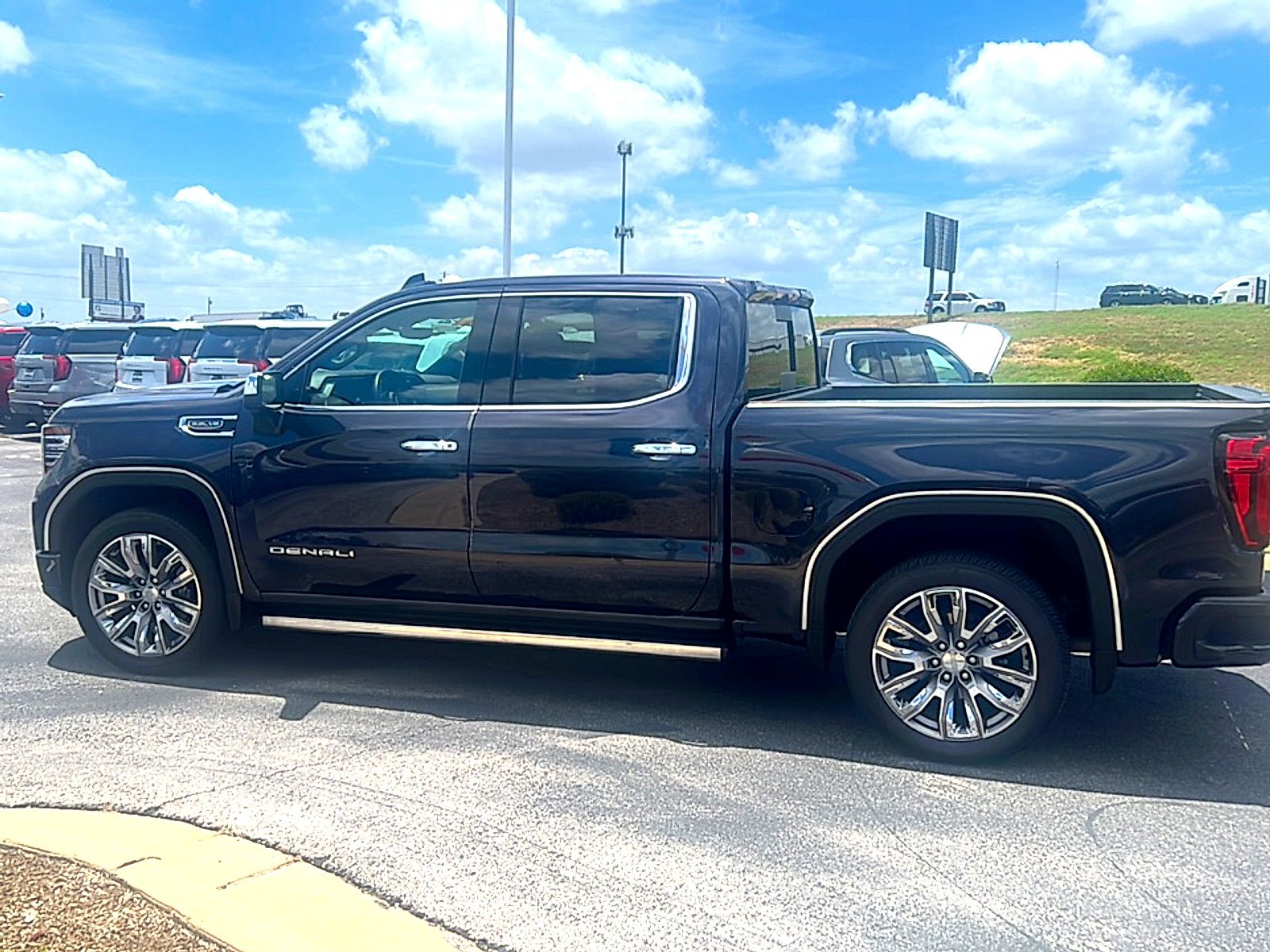 Used 2024 GMC Sierra 1500 Denali w/ Denali Reserve Package RWD image 34