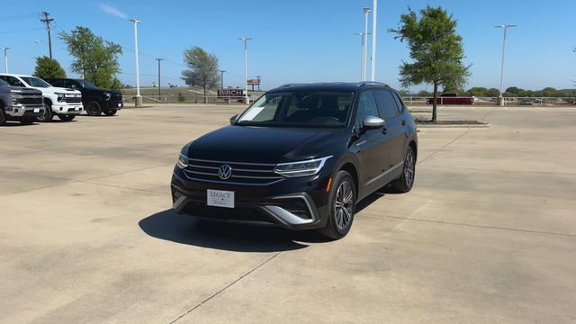 Used 2024 Volkswagen Tiguan Wolfsburg Edition AWD/4WD image 4