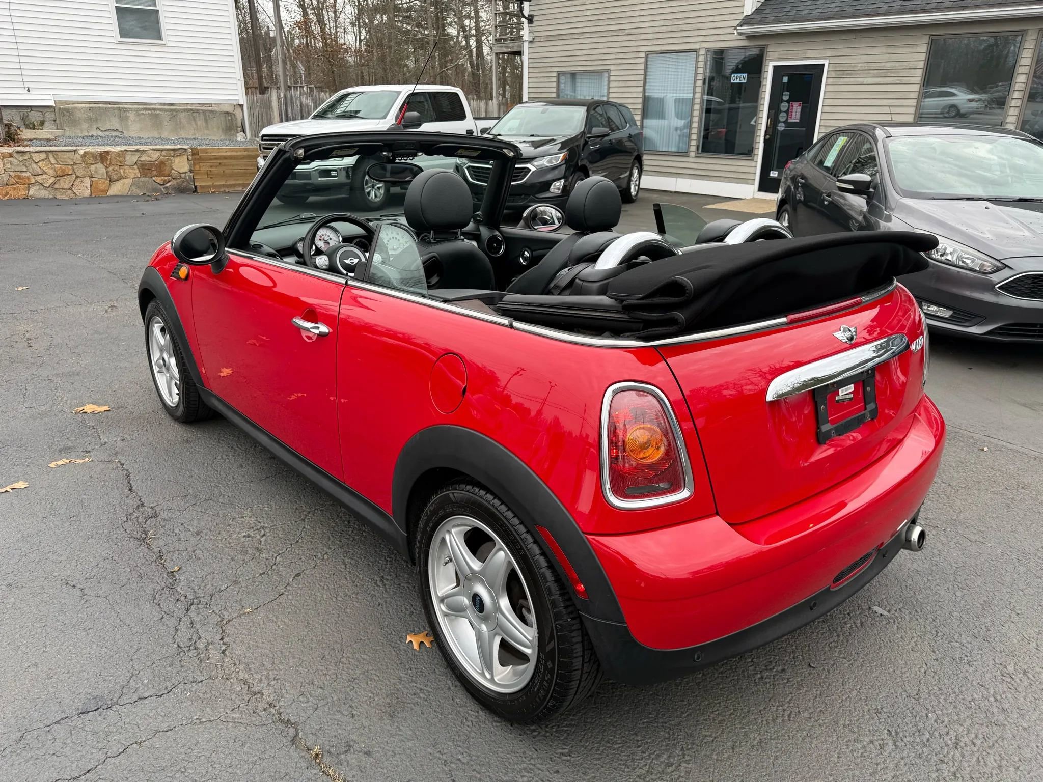 Used 2010 MINI Cooper Convertible image 29