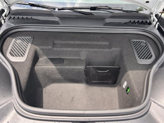 Used 2025 Porsche Macan Electric w/ Premium Package RWD image 36