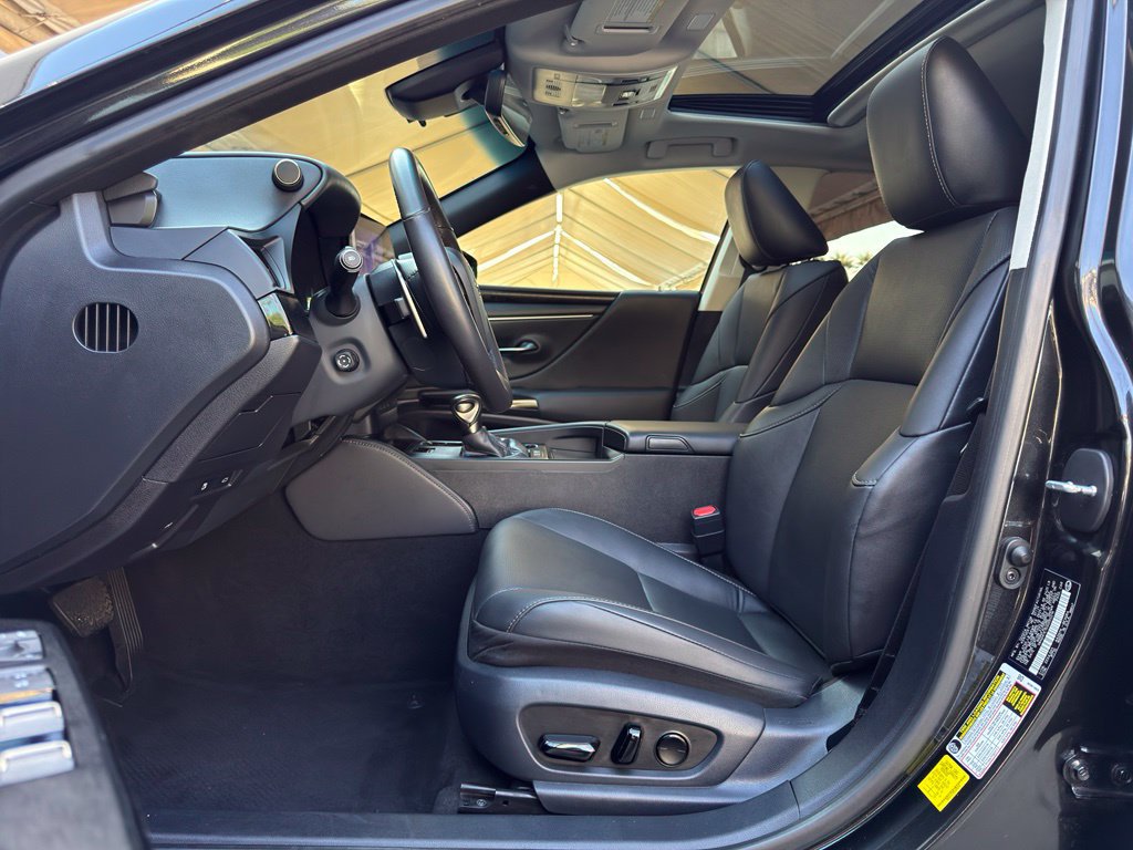 Certified 2025 Lexus ES 300h w/ Premium Package FWD image 16