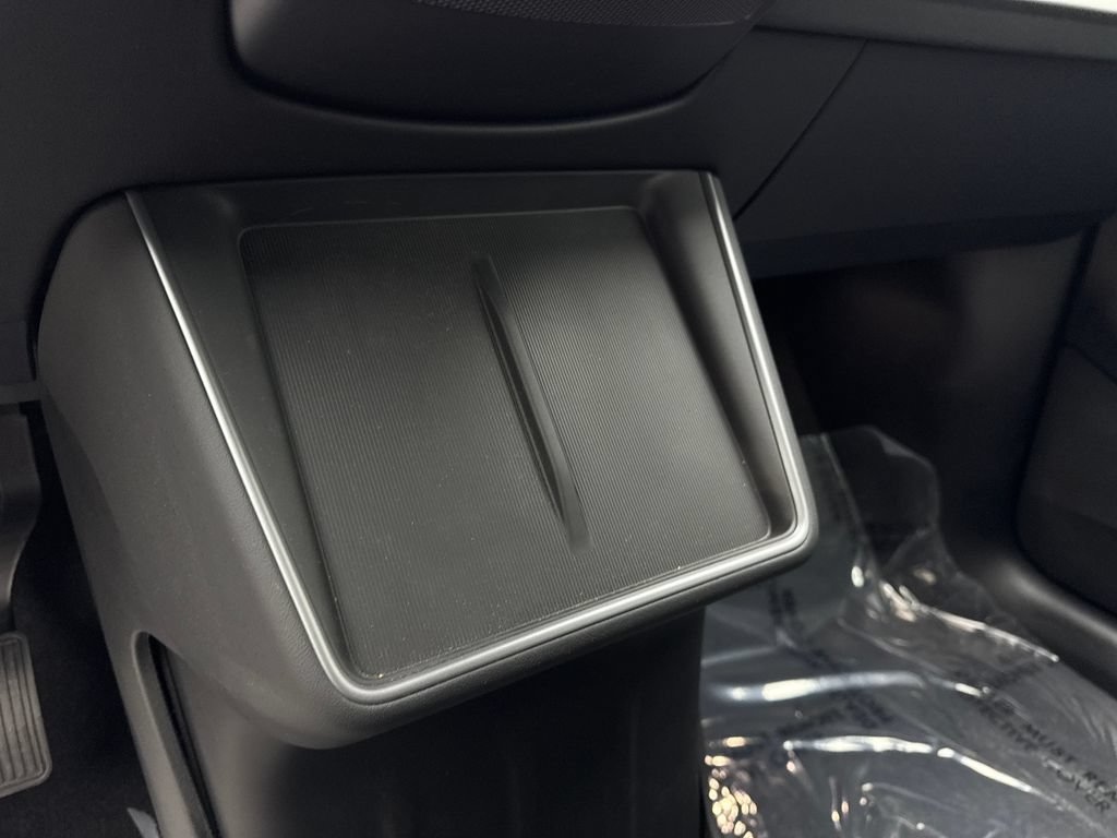 Used 2026 Tesla Model Y 2WD image 68