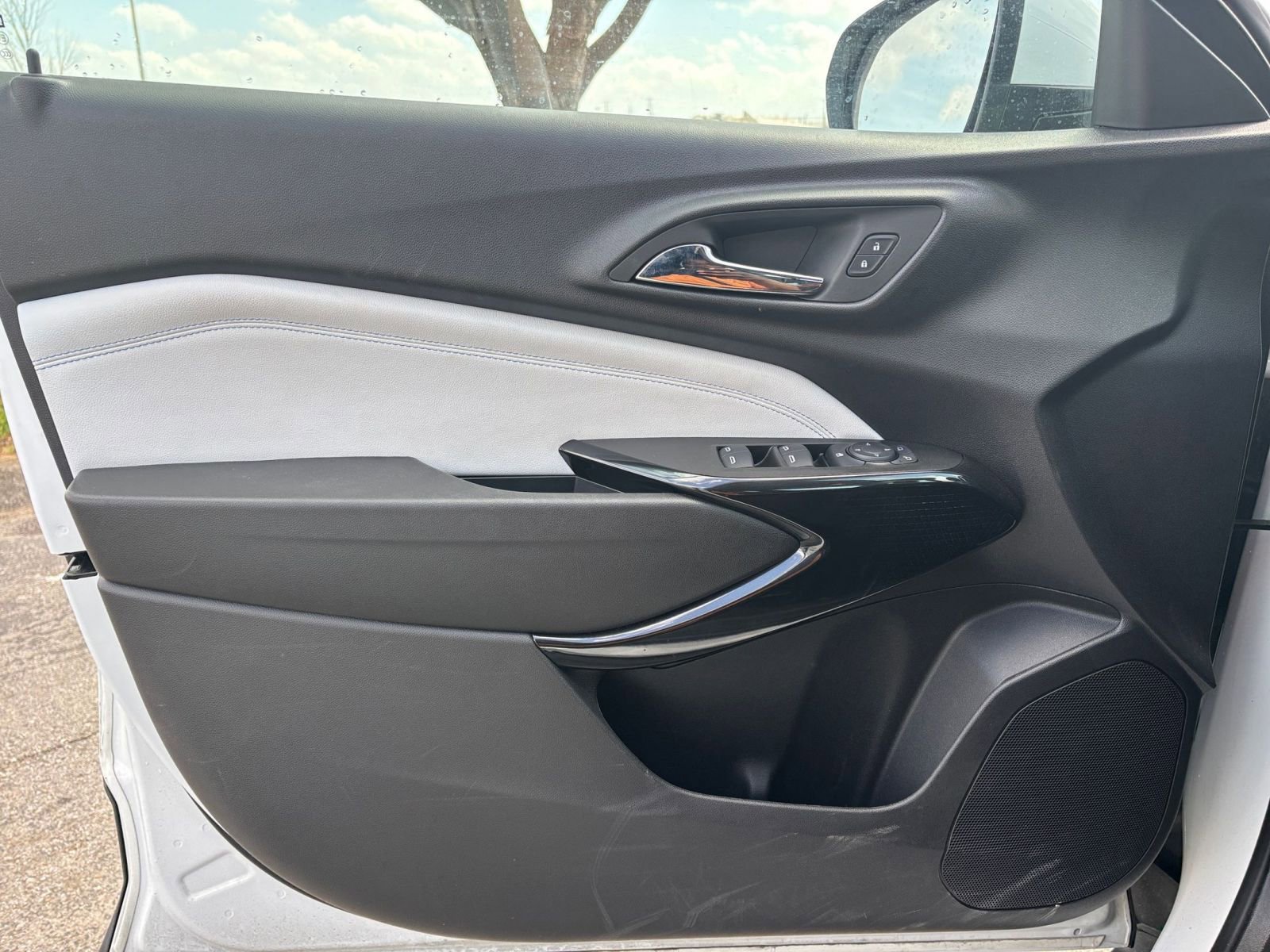 Used 2025 Chevrolet Trax LT image 18